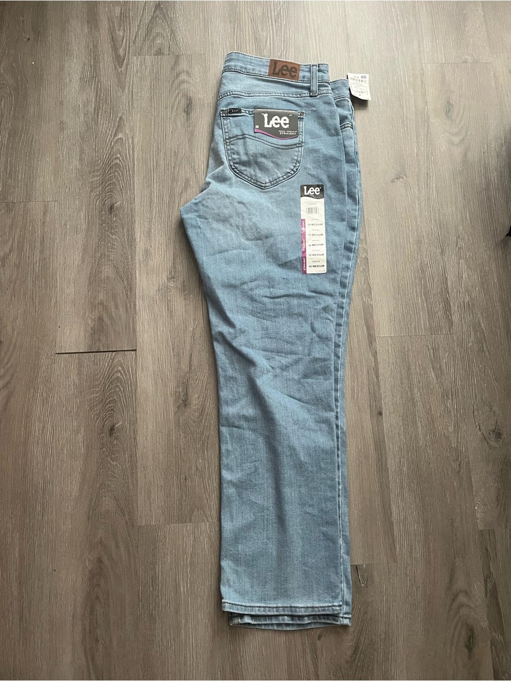 Lee Women Size 16 Medium Light Blue Straight Fit Jeans NWT - Picture 2 of 5